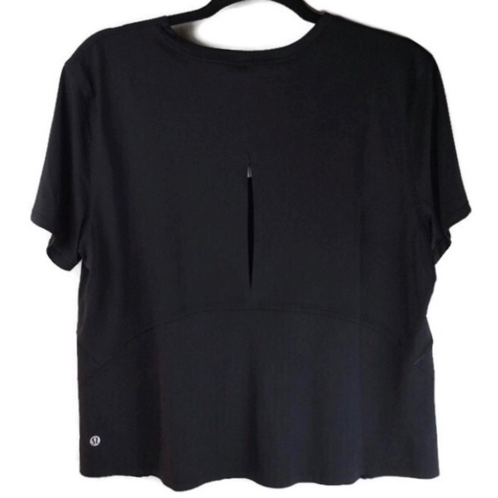 Lululemon Ultralight Reflective Split Back Short … - image 3